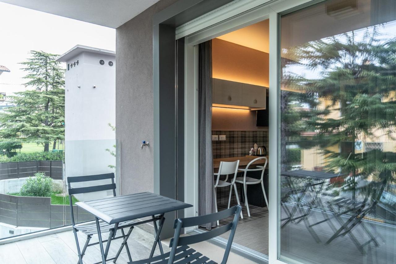 Sei Garda Apartments Peschiera del Garda Luaran gambar