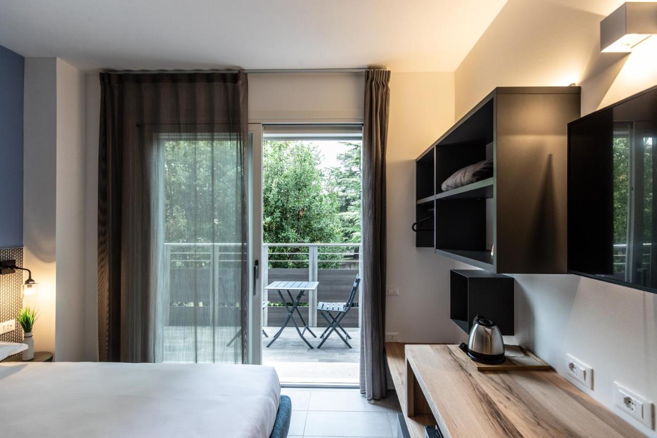 Sei Garda Apartments Peschiera del Garda Luaran gambar