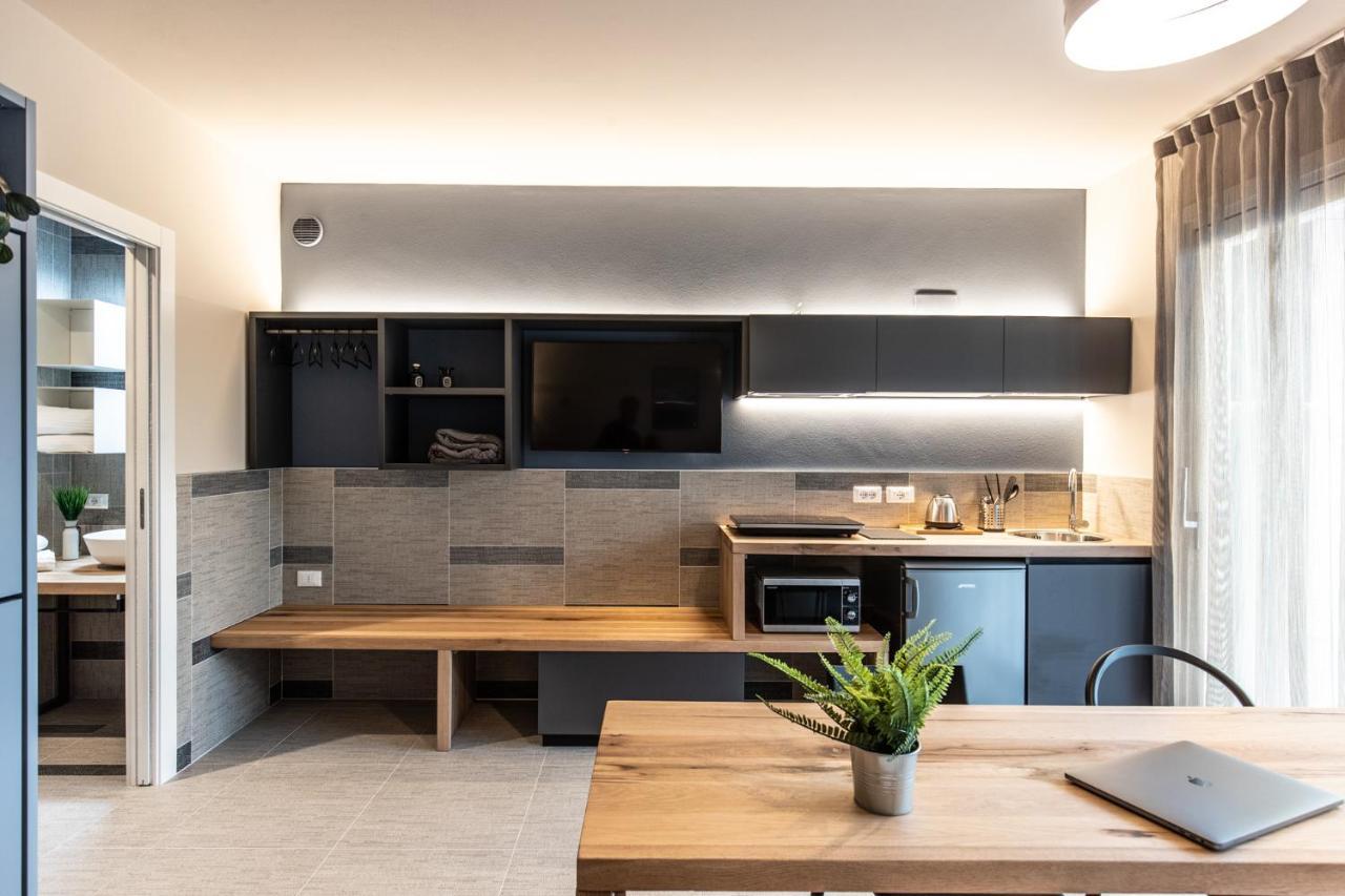 Sei Garda Apartments Peschiera del Garda Luaran gambar