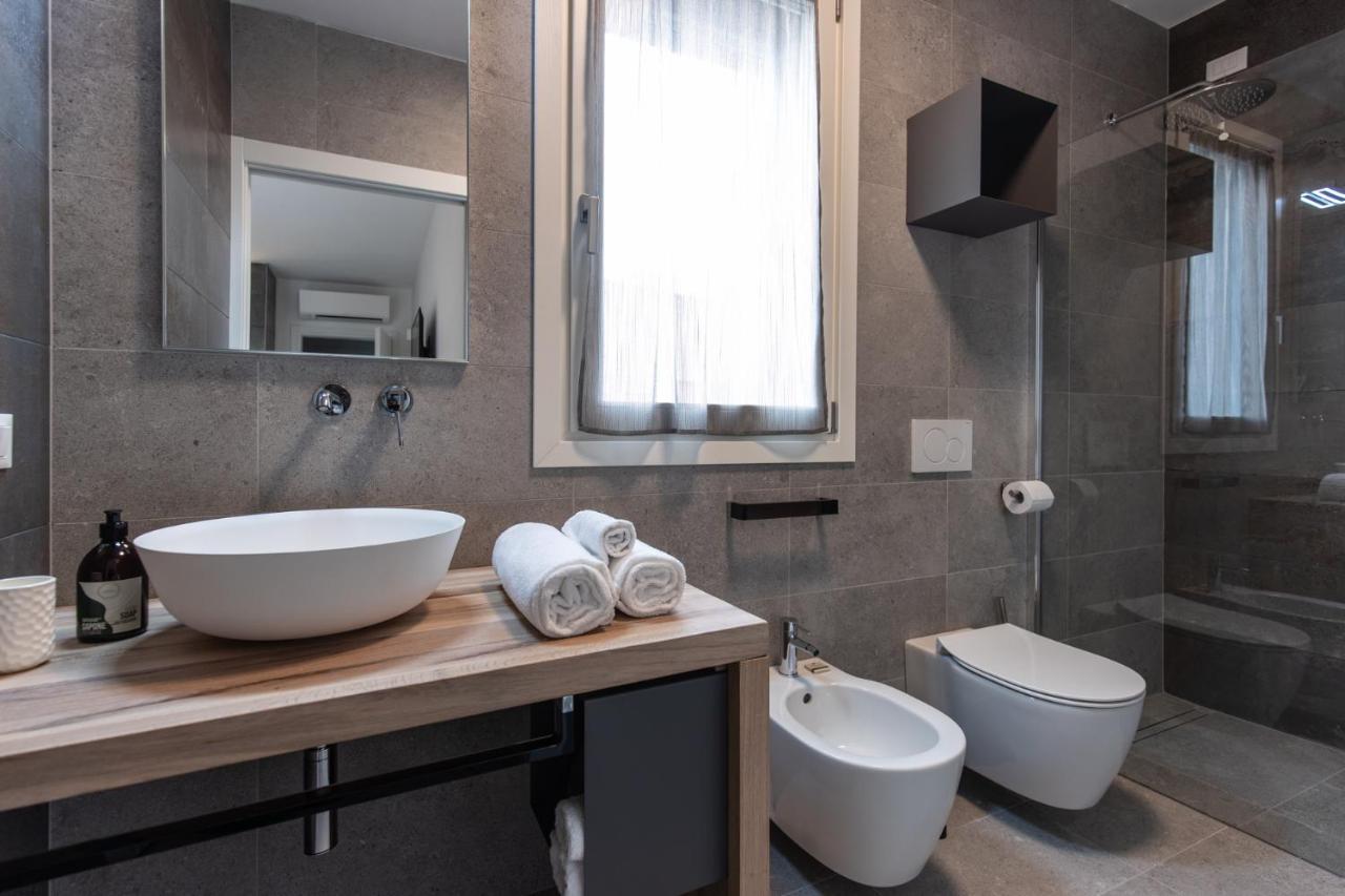 Sei Garda Apartments Peschiera del Garda Luaran gambar
