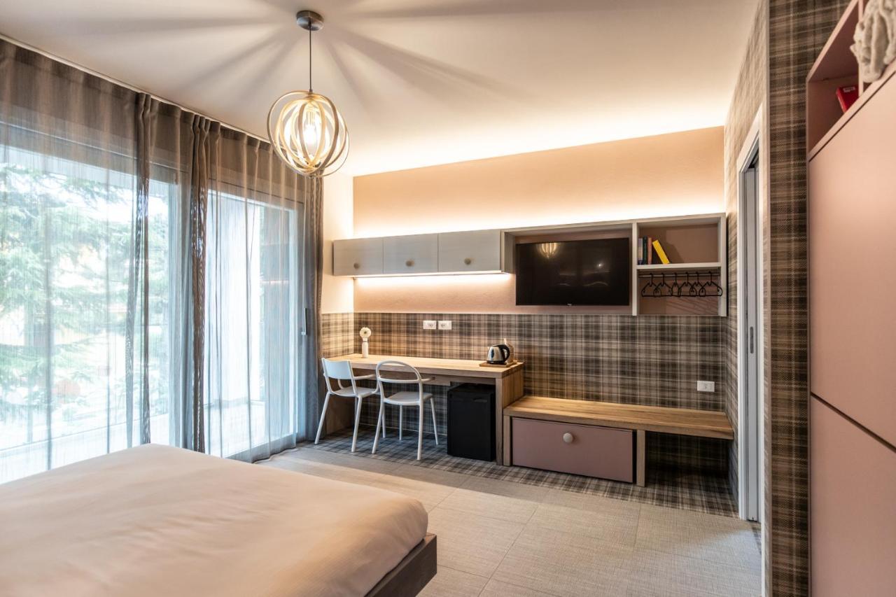 Sei Garda Apartments Peschiera del Garda Luaran gambar