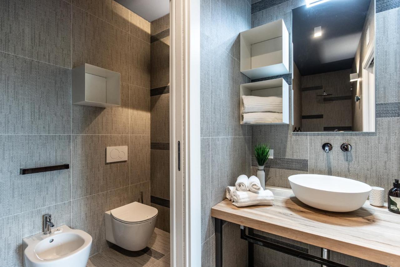 Sei Garda Apartments Peschiera del Garda Luaran gambar