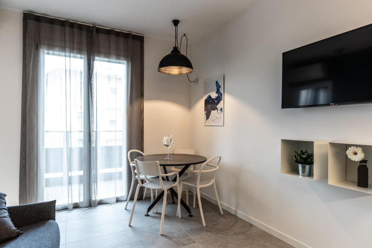 Sei Garda Apartments Peschiera del Garda Luaran gambar