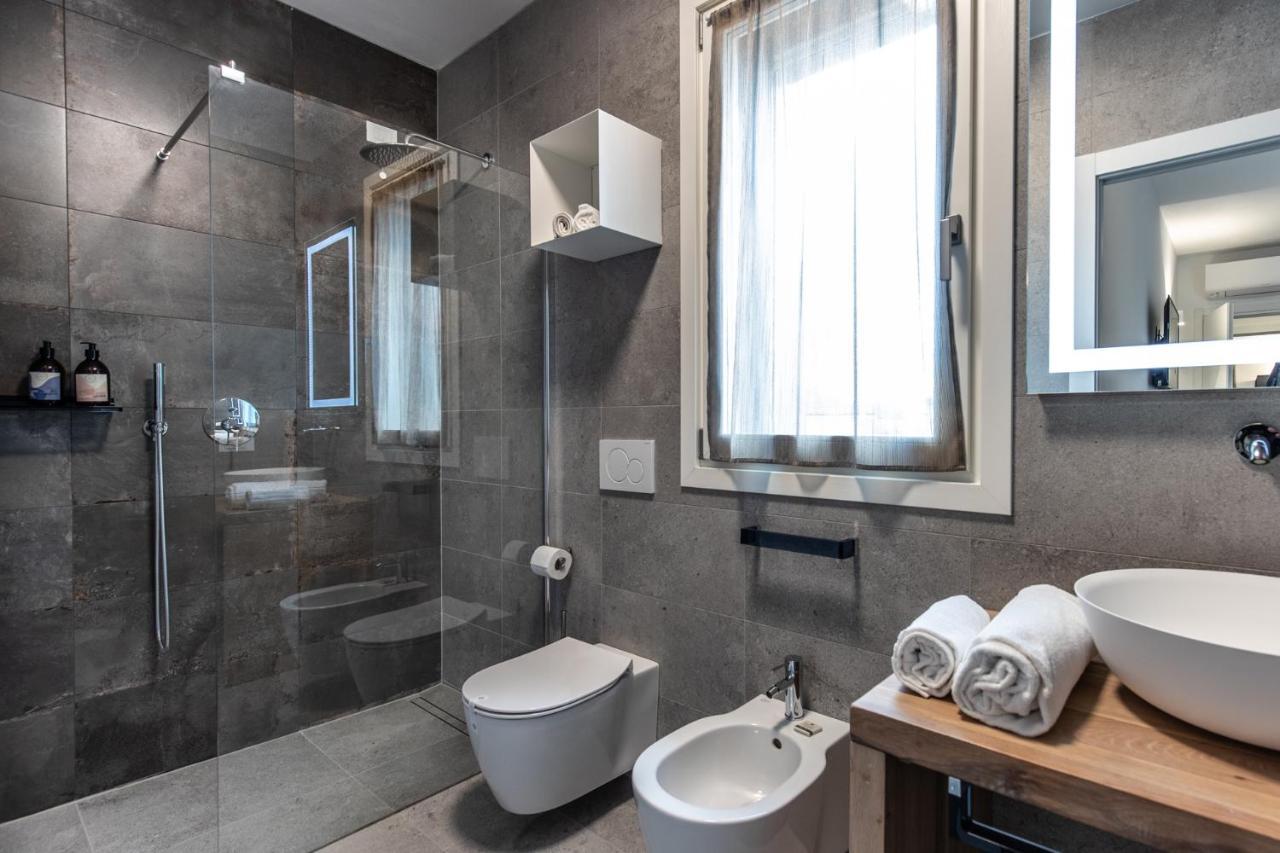 Sei Garda Apartments Peschiera del Garda Luaran gambar